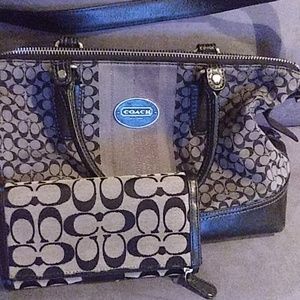 Ladies authentic Coach handbag with strap and matc